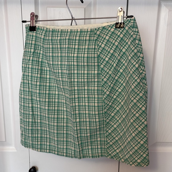 Urban Outfitters Green and Cream Plaid Mini Skirt Size Small - Picture 3 of 4